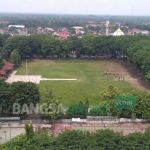 Alun-alun Bojonegoro tampak indah saat dilihat dari ketinggian 70 meter. foto: EKY NURHADI/ BANGSAONLINE