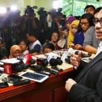LAPOR: Menteri ESDM Sudirman Said usai melaporkan
anggota DPR pencatut nama presiden ke MKD DPR,
Senin (16/11). foto: detik