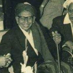 KH Abdul Wahab Hasbullah (tengah) dan KH M Bisri Syansuri (kanan). Foto: tambakberas.com
