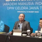 Misbahul Munir (kanan), Sekretaris DPW Partai Gelora Indonesia Jawa Timur. foto: ist 