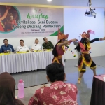 Workshop yang diadakan di Hotel Berlian jalan Raya Panglegur Pamekasan juga dibuka dengan penampilan Topeng Dhalang.