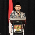 Wali Kota Pasuruan Adi Wibowo memberikan sambutan dalam pembukaan Konferensi PGRI tahun 2025.