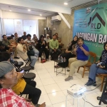 Salah satu kegiatan yang berlangsung di Rumah Literasi Digital Surabaya.