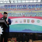 Din Syamsuddin saat sambutan dalam tabligh Akbar Milad Muhammadiyah di Stadion Surajaya, Lamongan