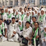 Para jamaah umroh dari Situbondo saat foto bersama.