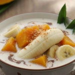 Kolak labu kuning dan pisang manis. 