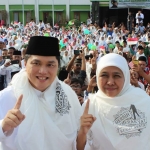 Erick Thohir bersama Gubernur Jawa Timur terpilih Khofifah Indar Parawansa  pada acara deklarasi Jaringan Kiai-Santri Nasional (JKSN) mendukung Capres-Cawapres Jokowi-Ma