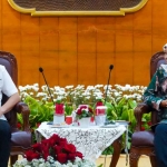 Gubernur Khofifah saat menerima kunjungan Kepala Divre Perhutani Jawa Timur, Asep Dedi Mulyadi, di Gedung Negara Grahadi, Surabaya.
