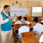 SM PLN Nusantara Power UP Tanjung Awar-Awar Tuban, Yunan Kurniawan, saat menyampaikan edukasi tentang penanganan gempa bumi.