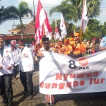 Ketua DPD PKS Kota Malang bersama simpatisan mendaftarkan Bacalegnya dalam Pemilu 2024 mendatang.