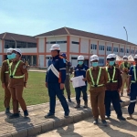 Wali Kota Pasuruan ketika meninjau progres pembangunan Sekolah Rakyat.