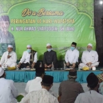 DOA BERSAMA: Gus Muhdlor-Subandi hadiri doa bersama 40 hari wafatnya mantan Wabup Nur Ahmad Syaifuddin, di Waru. foto: ist
