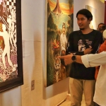 Wakil Wali Kota Pasuruan, Adi Wibowo, saat menghadiri pameran seni rupa.