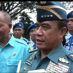 Kepala Staf TNI AL (Kasal) Laksamana TNI Ade Supandi, saat berkunjung ke SMA Taruna Nala di Telogowaru Kota Malang, Rabu (17/1).