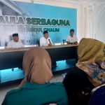 Kiai Asep saat menggelar konferensi pers di aula serbaguna PP Ammantul Ummah