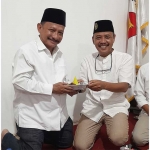 Karna Suswandi (kiri) dan Ketua DPC Gerindra Situbondo.