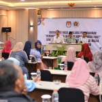 Sosialisasi hasil evaluasi pelaksanaan Pilkada serentak tahun 2024 di Kabupaten Tuban yang diikuti ibu-ibu PWI.