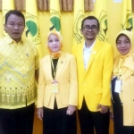 Rize Ikhwan Muttaqin (berkacamata), ketua DPD Partai Golkar Pamekasan yang baru. foto: ERRI SUGIANTO/ BANGSAONLINE