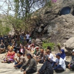 Para seniman baik tingkat nasional maupun mancanegara saat tampil di kawasan Goa Selomangleng Gunung Klotok, Kota Kediri. foto: ARIF KURNIAWAN/ BANGSAONLINE