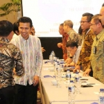 Wakil Gubernur Jatim, Emil Elestianto Dardak hadir pada acara Penggalangan Pengusaha di Surabaya dalam rangka Indonesia Latin America And Caribbia (INA-LATAMCAR) Business Forum 2019 di Hotel JW Marriot, Surabaya. 