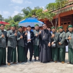 Romo Yohanes, salah satu Pimpinan Gereja Kristen Ortodok Rusia bersama para tokoh di Pesantren Jatidiri Bangsa Indonesia Merajut Perdamaian Nusantara di Situs Persada Soekarno Ndalem Pojok. (Ist)