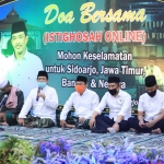 USAHA BATIN: Doa bersama online memohon wabah Covid-19 segera berakhir, di Pendapa Delta Wibawa, Jumat (15/5) malam. foto: ist