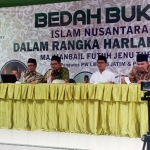 Bupati Tuban H. Fathul Huda membuka langsung bedah buku Islam Nusantara dalam peringatan Harlah Madrasah Aliyah (MA) Manbail Futu ke-39.