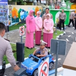 Taman Lalu Lintas TK Kemala Bhayangkari 99 Wage sebagai wadah, tempat, dan ruang bagi anak usia dini untuk berekspresi, bereksplorasi, dan mengenal budaya tertib lalu lintas.