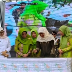 Bupati Blitar saat menghadiri peresmian Graha Muslimat NU di Desa Minggirsari, Kecamatan Kanigoro.