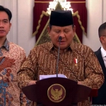 Preiden Prabowo Subiantor bersama Wakil Presiden, Gibran Rakabuming Raka di Istana Merdeka.