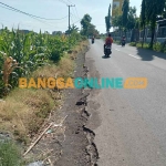 Proyek pemeliharaan Jalan Semeru Kelurahan Triwung Kidul, Kecamatan Kademangan, Kota Probolinggo. Foto: SUGIANTO/BANGSAONLINE