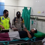 Korban percobaan bunuh diri dari Dusun Gabru, Desa Kepuhrejo, Kecamatan Gampengrejo, Kabupaten Kediri, saat dirawat di Rumah Sakit Bhayangkara.