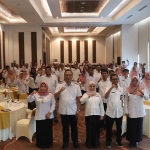 Wakil Bupati Gresik saat menghadiri rapat koordinasi penyaluran BLT DBHCHT. Foto: Ist