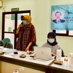 Direktur Utama RSUD Ibnu Sina Gresik, dr. Endang Puspitawati, Sp.THT-KL. dalam acara update penanganan Covid 19, Minggu (21/6). foto: istimewa