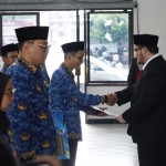 Bupati Kediri saat pelantikan PNS
