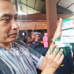 Empat KIS yang kembali ditemukan di sungai Suko dusun Rejosari Desa/Kecamatan Gandusari. foto: AKINA/ BANGSAONLINE