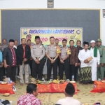 Suasana ngopi bareng di Angkringan Kamtibmas warga Ngawi.