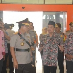 Kapolda Jawa Timur Irjen Pol Machfud Arifin mengunjungi gedung Graha Mojokerto Service City (GMSC). foto: YUDI EP/ BANGSAONLINE