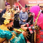 Gubernur Khofifah dalam Forum Silaturahim dengan masyarakat Lampung asal Jatim.