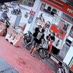 Tangkapan layar CCTV detik-detik penganiayaan di SPBU Manyar, Gresik