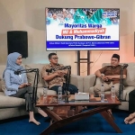 Bincang santai di studio Podcast Wes Wayahe, Rumah Asprasi TKD Prabowo-Gibran Jatim, Jalan Diponegoro, Surabaya. Foto: Ist