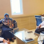 Ketua Pengadilan Agama  Kabupaten Tuban, Nur Indah mendatangi Kepala Kemenag Tuban, Sahid di ruang kerjanya, Selasa (27/4).