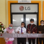 Suasana saat program LG Loves School dibuka secara simbolis.
