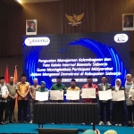 Bawaslu Sidoarjo meneken MoU program Literasi Demokrasi dengan sejumlah lembaga, Minggu (26/10/2025). foto: Mustain/BANGSAONLINE
