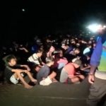 Puluhan pemuda yang terjaring saat razia balap liar di sekitar Bendungan Jegu, Desa Jabung, Kecamatan Talun, Kabupaten Blitar.