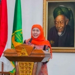 Gubernur Jawa Timur terpilih, Khofifah Indar Parawansa, saat memberi sambutan. 