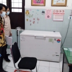 Tim Ombudsman RI Perwakilan Jatim melakukan sidak ke beberapa fasilitas kesehatan penyelenggara vaksinasi di Kota Surabaya. foto: istimewa