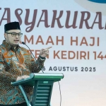 Bupati Kediri saat memberi sambutan.