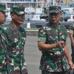 Pangkoarmada II saat mengecek langsung kesiapan puncak acara Hari Armada.