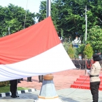 Upacara peringatan Hari Ibu ke-97 di Mapolres Gresik. Foto: Ist